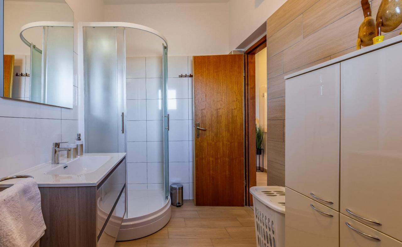 Sweet House With Free Parking Villa Pula Ngoại thất bức ảnh