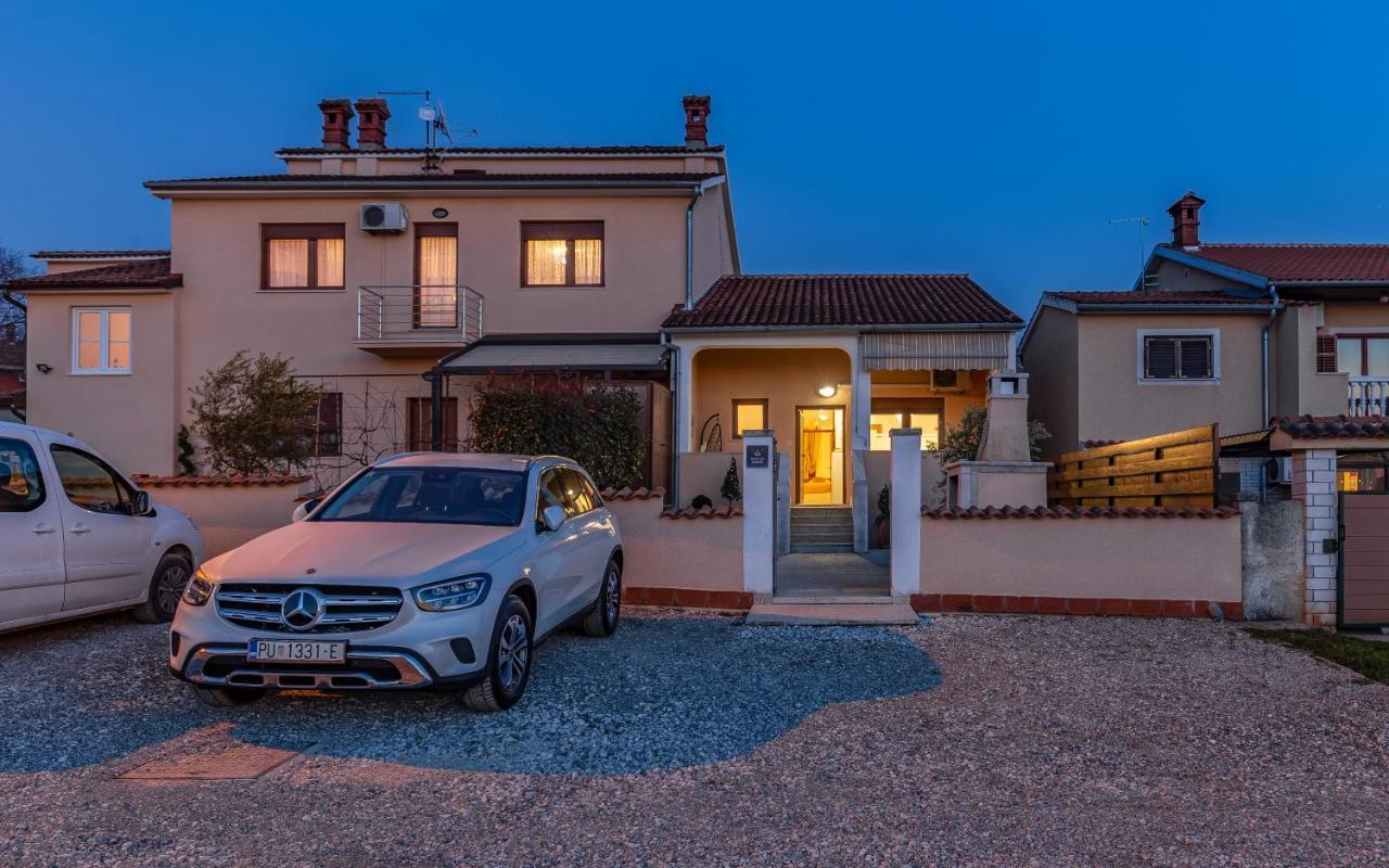Sweet House With Free Parking Villa Pula Ngoại thất bức ảnh